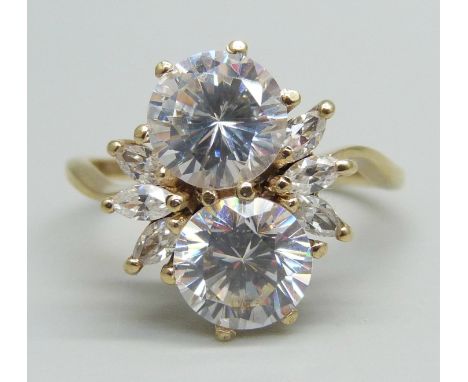 A 9ct gold and white stone cluster ring, 5.1g, U 