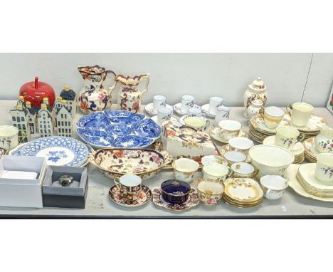 A mixed lot of ceramics to include a Royal Crown Derby cup and saucer, a set of five coffee cups and saucers, Tuscan china, a