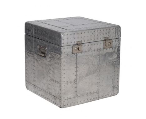 White Star Trunk A Larger Version Of The London Trunk White Star Is Similarly Inspired By The Charm And Romance Of A Past Era