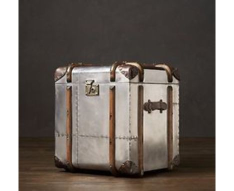 White Star Trunk Spitfire A Larger Version Of The London Trunk White Star Is Similarly Inspired By The Charm And Romance Of A