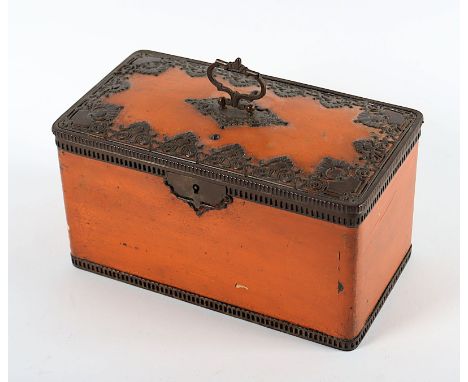 Tea Caddy, Holzkorpus, lackiert, Metallapplikationen, besch., H 13, B 21, T 12, Schloss, ohne Schlüssel, Frankreich, um 1830 