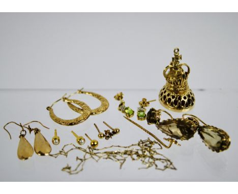 Collection of Jewellery, comprising a 9ct gold Carnelian intaglio fob seal, English hall mark. A pair of gold and Citrine ear