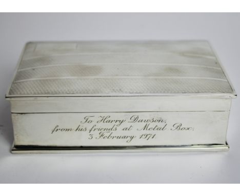 A Silver Cigarette box, marks rubbed , top with engine turned decoration. L14CM&nbsp;&nbsp;