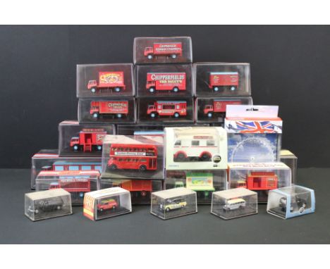 24 Cased Oxford Diecast models to include 12 x Chipperfields Circus (CH014 Chipperfield TK Pantechnicon, CH016B Elephant Trai
