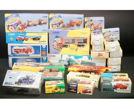 25 Boxed Corgi Classics diecast models to include 5 x Chipperfields Circus (11201 ERF KV Artic With Cages - animals incomplet