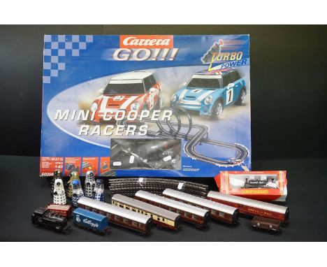 Group of OO gauge model railway to include boxed Hornby Smokey Joe locomotive (poor box), 8 x items of Hornby &amp; Triang ro