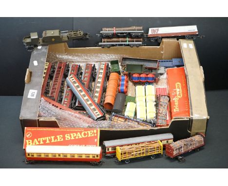 32 OO gauge &amp; Hornby Dublo items of rolling stock to include Hornby Battle Space (inc boxed R128K Rescue Helicopter Car),