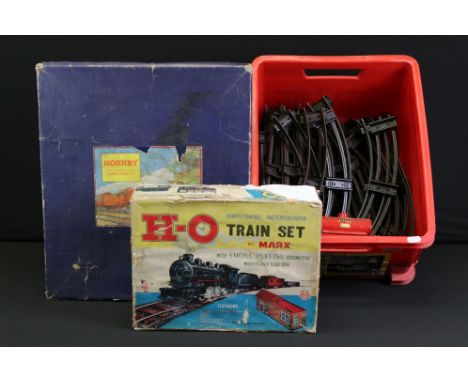 Boxed Hornby O gauge 601 Goods Set containing 0-4-0 1842 locomotive in green livery, 3 x items of rolling stock featuring She