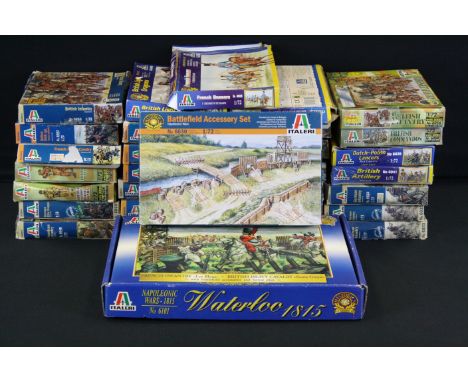 30 Boxed Italeri military-related 1:72 scale plastic figure sets to include 18 x Historics Napoleonic Wars (featuring 6101 Fr