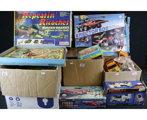 Mixed toys &amp; games to include 5 x boxed R/C toys (Modern Toys Fork Lift Truck, Tandy Turbo Racer 49, Ferrari 512M, etc), 