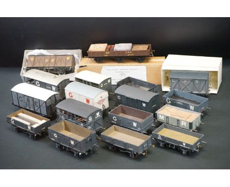 17 O gauge items of kit built rolling stock featuring trucks and vans, plastic &amp; metal constructions, overall very well m