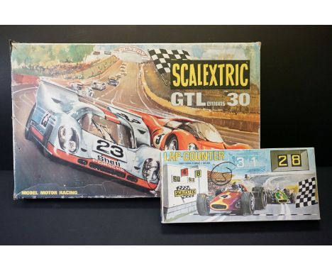 Scalextric Advance Guide With Thirty 3 Units Silver