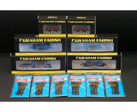 Group of N gauge model railway to include 2 x cased Graham Farish locomotives (371986A Class 64XX Pannier Tank 6422 BR Black 