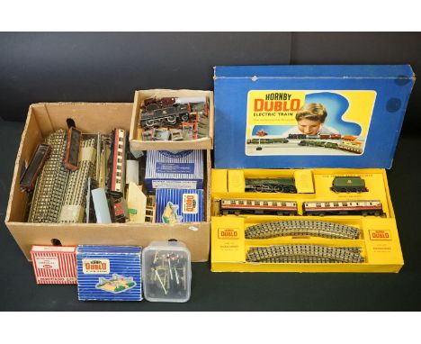 Quantity of Hornby Dublo model railway to include boxed EDP22 Passenger Train Royal Scot set with Duchess of Montrose locomot