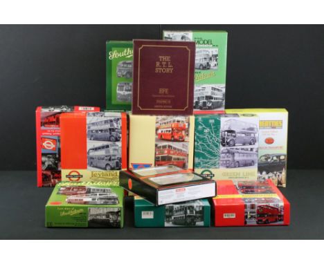 14 Boxed EFE Exclusive First Editions diecst model bus sets to include Bearries London Transport, STL's Bus Set 9, Routemaste