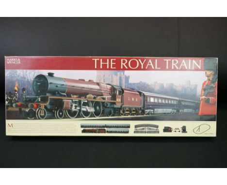 Boxed Hornby Marks &amp; Spencer R1045 The Royal Train train set complete with Princess Elizabeth locomotive 