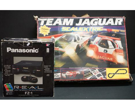 Retro Gaming - Boxed Panasonic REAL FZ1 3DO Interactive Multiplayer console, complete with instructions, 1 x original control