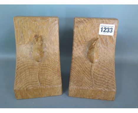 A pair of carved oak Robert Thompson Mouseman Book Ends - Height 15cm x Width 9.5cm Condition report: Clean condition appears