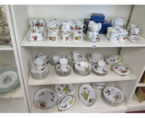 A large and extensive Royal Worcester Evesham pattern dinner tea service - approx 110 pieces - some wear, generally reasonabl