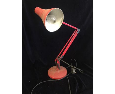 An anglepoise lamp