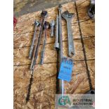 (LOT) RATCHETS, BREAKER BAR, ADJUSTABLE WRENCH