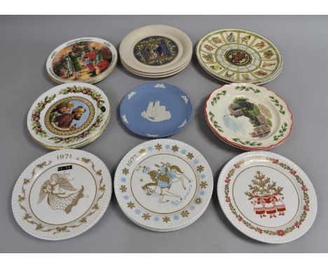 A Collection of Various Boxed Christmas and Other Collectors Plates to include Examples by Spode, Wedgwood, Aynsley, Hornsea 