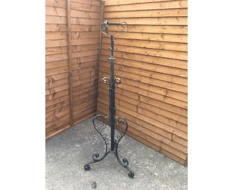 Wrought Iron Ornate Victorian Extending Oil Lamp Holder, Approx Measurements: Height (Unextended) 52 Inches Width (Widest Poi