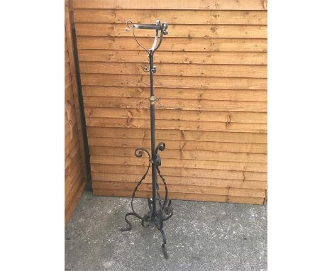 Wrought Iron Ornate Victorian Extending Oil Lamp Holder, Approx Measurements: Height (Unextended) 56 Inches, Width Widest Poi