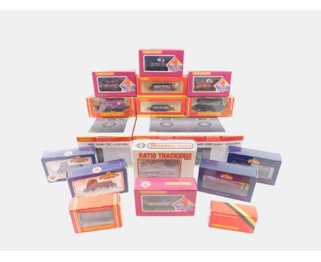 Hornby and Bachmann 00 gauge rolling stock, boxed, together with an HM 2000+ DC controller, and a HM 2000 power controller, t