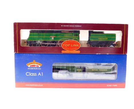 A Hornby OO gauge West Country Class locomotive Bideford, Southern Railways green livery, 4-6-2, 21C119, together with a Bach