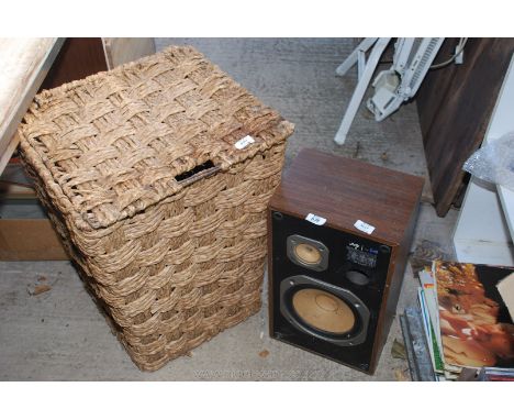 Seagrass laundry basket and speaker
