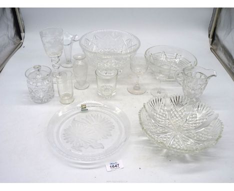 A quantity of glass to include Thomas Webb cut glass bowl (large), two glass bowls (medium), Hoya Crystal  floral plate with 
