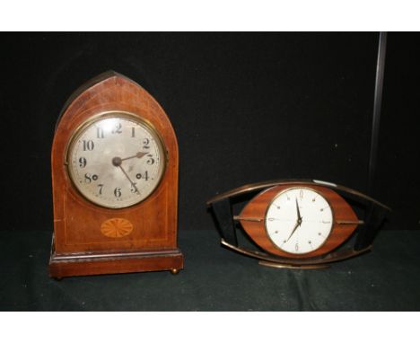 CLOCKS - Collection of 2 mantle clocks to include a small 'Metamec' brass and wood manual wind clock and a unnamed British ma