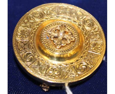 VICTORIAN BROOCH
of circular form, sert with a central seed pearl within a celtic cross motif, unmarked