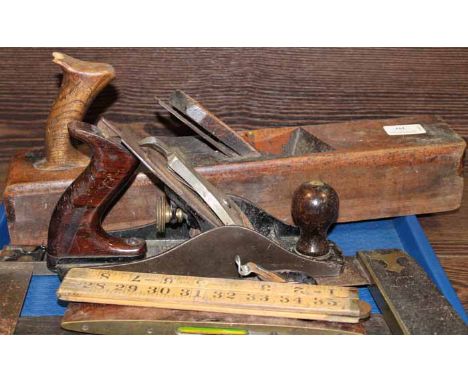 GROUP OF FOUR VINTAGE PLANES
two spirit levels a set square