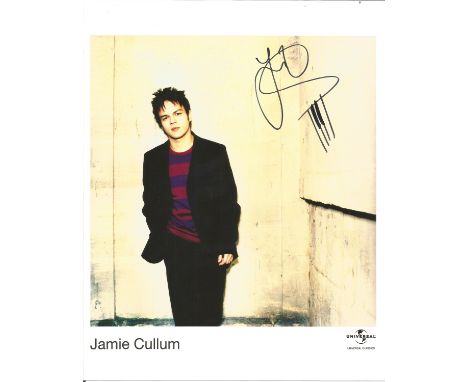 Jamie Cullum signed 10x8 colour photo. English jazz-pop singer-songwriter and radio presenter. Although primarily a vocalist 