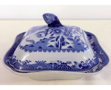19th century Spode blue & white Grasshopper pattern tureen & lid. Some restoration to knop.