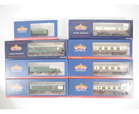 A group of BACHMANN OO gauge mostly Mk1 passenger coaches and vans in BR Western and Southern region liveries - VG/E in VG bo
