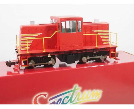 A SPECTRUM 1:20.3 Narrow Gauge G scale 81898 GE 45-Ton Side Rod diesel locomotive in red/yellow livery - VG in G/VG box c/w o
