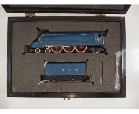 A BACHMANN OO gauge 31-950 limited edition class A4 steam locomotive in LNER blue 'Dominion of Canada', missing nameplates, s