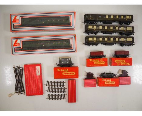 A mixed group of OO gauge rolling stock and accessories to include a LIMA class 117 2-car DMU - G/VG in G boxes (where boxed)
