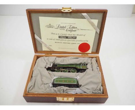 A BACHMANN OO gauge 31-550 limited edition class V2 steam locomotive in LNER green 'Green Arrow', with certificate, gold plat