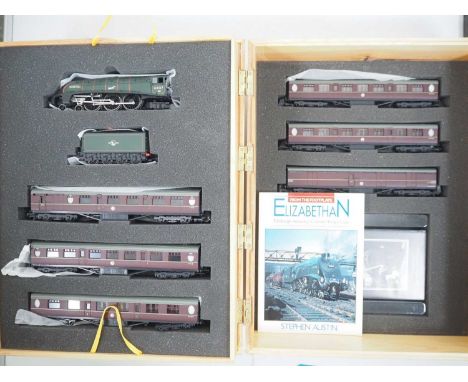 A BACHMANN OO gauge limited edition 'The Elizabethan' wooden boxed train pack comprising class A4 steam locomotive 'Silver Fo