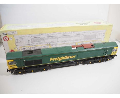 An ARISTOCRAFT G scale class 66 diesel locomotive in Freightliner livery - VG/E in G/VG box