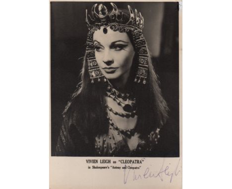 LEIGH VIVIEN: (1913-1967) English Actress, Academy Award winner. Vintage signed 4.5 x 6.5 photograph of Leigh in a head and s
