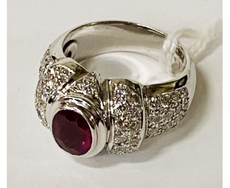 18CT GOLD RUBY &amp; DIAMOND RING SIZE M/N