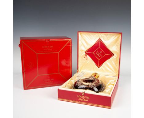 750ml bottle of Cognac, sealed as an official bottling, boasting a 40% alcohol by volume content. The bottle comes with its o