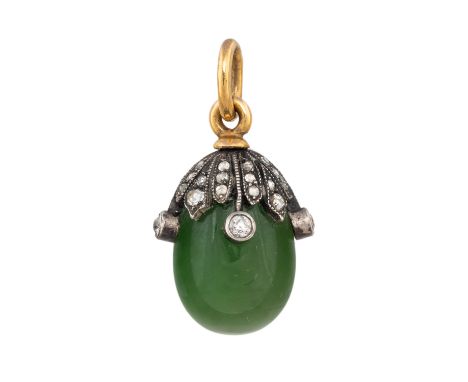 A RUSSIAN GOLD, SILVER AND NEPHRITE EGG PENDANT, WORKMASTER HENRIK WINGSTROM, ST. PETERSBURG, 1899-1904 the nephrite body sur