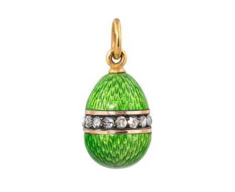 A RUSSIAN GOLD AND GUILLOCHE ENAMEL EGG PENDANT, WORKMASTER AUGUST FREDRIK HOLLMING, ST. PETERSBURG, 1899-1904 the chartreuse