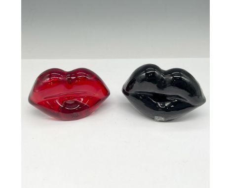 Raspberry Red and Black art glass shaped into lips by the designer. Signed by Artist. Kosta Boda mark. This item has its orig